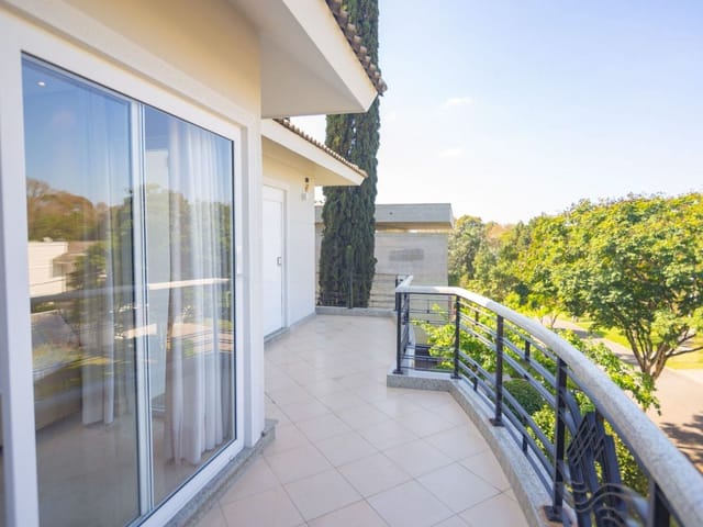 Casa com 670m² 5 quartos e 8 banheiros, à venda, no bairro Santa Felicidade em Curitiba