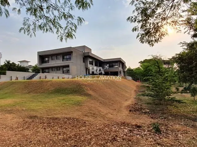 Casa com 3300m² 7 quartos e 9 banheiros, à venda, no bairro Residencial Aldeia do Vale em Goiânia