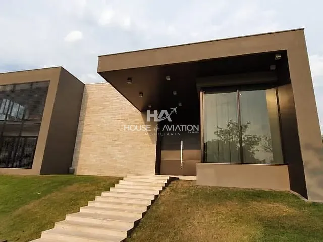 Casa com 3300m² 7 quartos e 9 banheiros, à venda, no bairro Residencial Aldeia do Vale em Goiânia