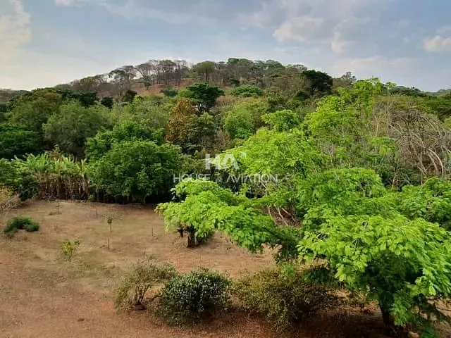 Casa com 3300m² 7 quartos e 9 banheiros, à venda, no bairro Residencial Aldeia do Vale em Goiânia
