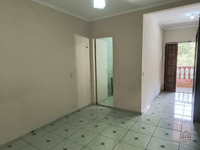 Casa 1 quarto e 2 banheiros, para alugar, no bairro Parque Miguel Mirizola em Cotia