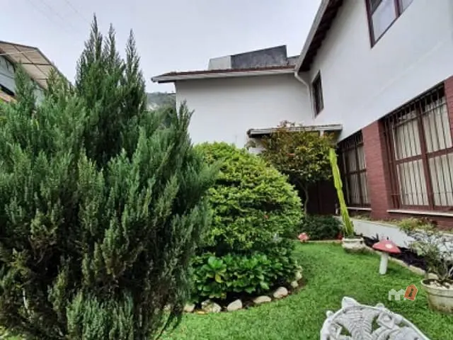 Casa 4 quartos e 1 banheiro, à venda, no bairro Alto da Serra em Petrópolis