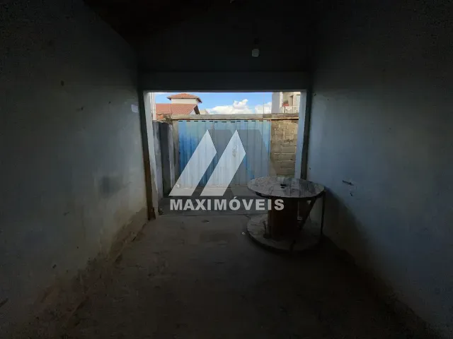 Casa com 339m² 5 quartos e 1 banheiro, à venda, no bairro Alto Santuário em Araçuaí