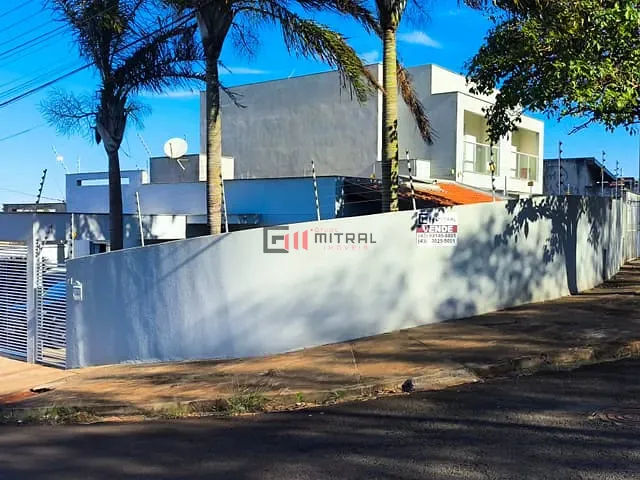 Casa com 250m² 3 quartos e 2 banheiros, à venda, no bairro Paulista em Londrina