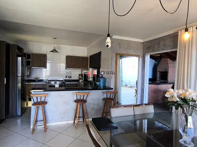 Casa com 250m² 3 quartos e 2 banheiros, à venda, no bairro Paulista em Londrina