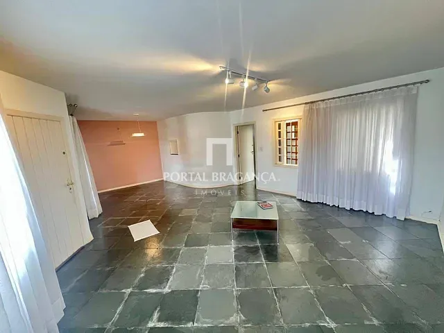 Casa com 250m² 3 quartos e 2 banheiros, à venda, no bairro Jardim Europa em Bragança Paulista