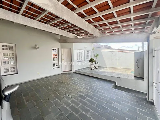 Casa com 250m² 3 quartos e 2 banheiros, à venda, no bairro Jardim Europa em Bragança Paulista