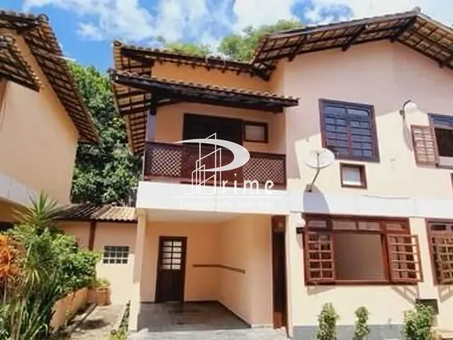 Casa com 400m² 4 quartos e 3 banheiros, à venda, no bairro Baldeador em Niterói