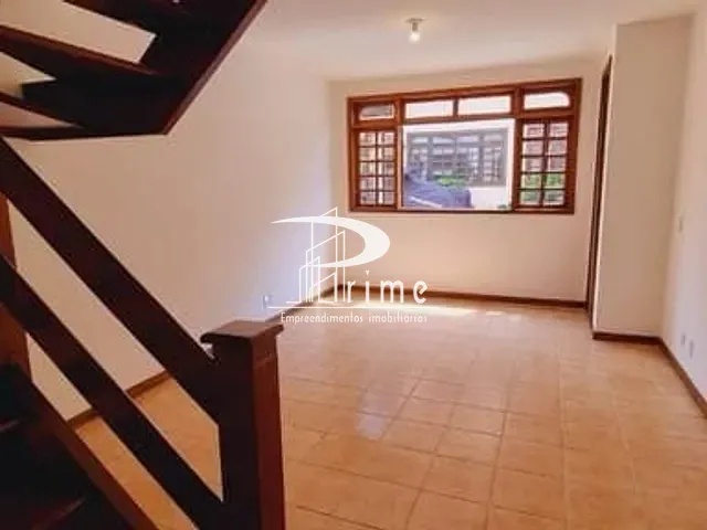 Casa com 400m² 4 quartos e 3 banheiros, à venda, no bairro Baldeador em Niterói