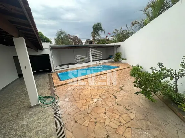 Casa com 432m² 3 quartos e 2 banheiros, à venda, no bairro Jardim de Allah em Bauru