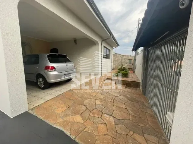Casa com 432m² 3 quartos e 2 banheiros, à venda, no bairro Jardim de Allah em Bauru