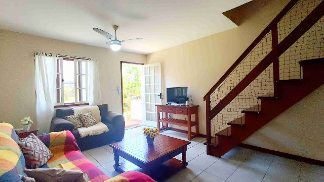 Casa 2 quartos e 2 banheiros, à venda, no bairro Ogiva em Cabo Frio