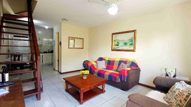 Casa 2 quartos e 2 banheiros, à venda, no bairro Ogiva em Cabo Frio