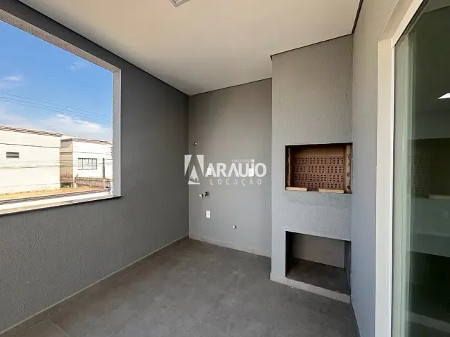 Casa 2 quartos e 1 banheiro, para alugar, no bairro Espinheiros em Itajaí