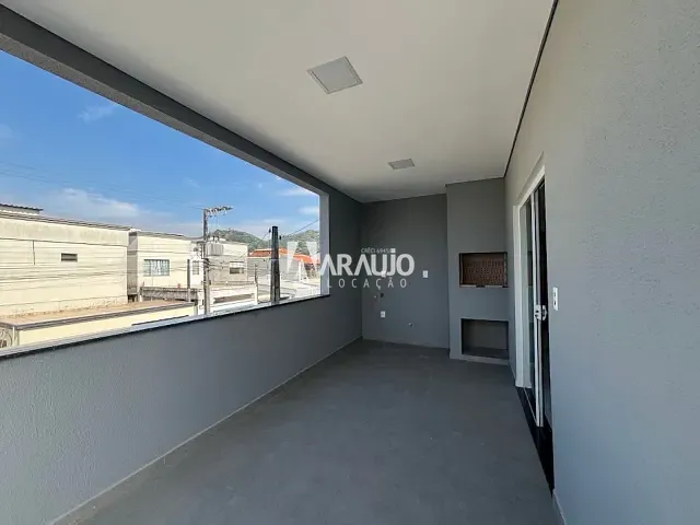 Casa 2 quartos e 1 banheiro, para alugar, no bairro Espinheiros em Itajaí