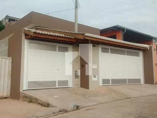 Casa com 388m² 2 quartos e 2 banheiros, à venda, no bairro Jardim Carlos Gomes em Jundiaí