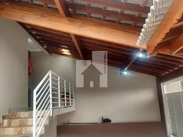Casa com 388m² 2 quartos e 2 banheiros, à venda, no bairro Jardim Carlos Gomes em Jundiaí