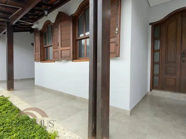 Casa 4 quartos e 3 banheiros, à venda, no bairro Cariru em Ipatinga