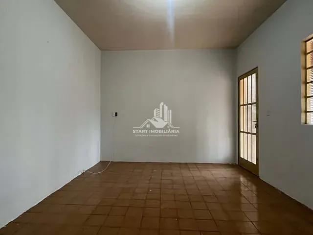 Casa 2 quartos e 1 banheiro, para alugar, no bairro Jardim Santa Helena em Pederneiras