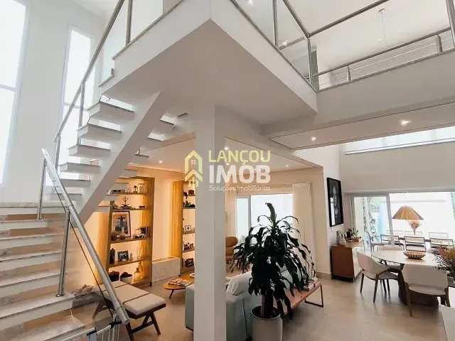 Casa com 528m² 4 quartos e 5 banheiros, à venda, no bairro Medeiros em Jundiaí