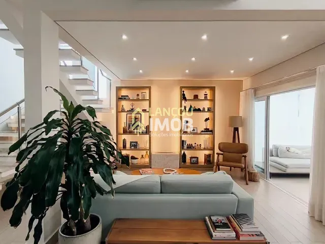 Casa com 528m² 4 quartos e 5 banheiros, à venda, no bairro Medeiros em Jundiaí