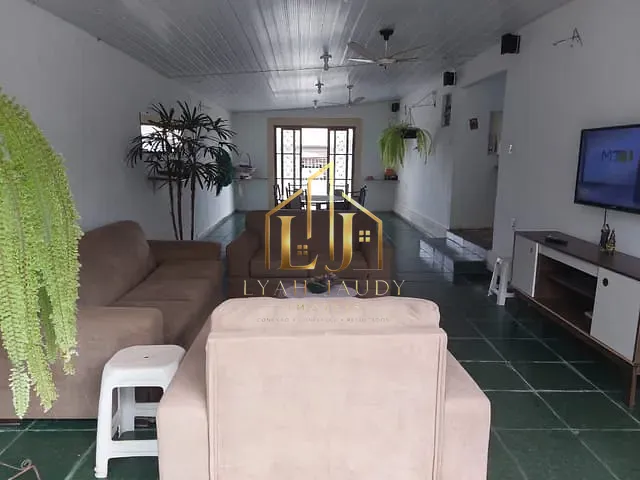 Casa com 284m² 3 quartos e 2 banheiros, para alugar, no bairro Cohab Véu de Noiva em Chapada dos Guimarães