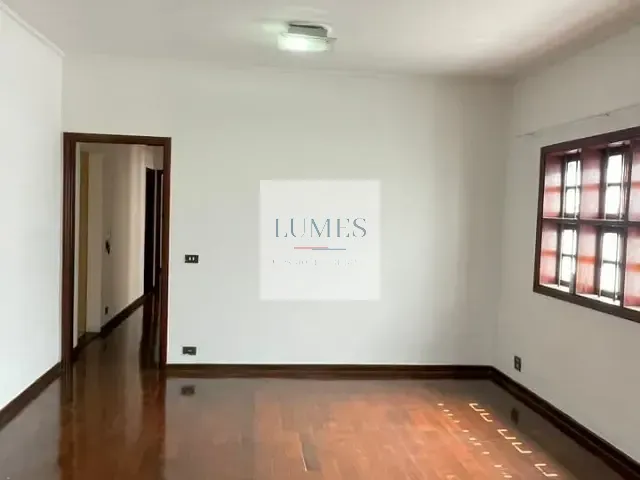 Casa com 300m² 3 quartos e 3 banheiros, para alugar, no bairro Vila Omar em Americana