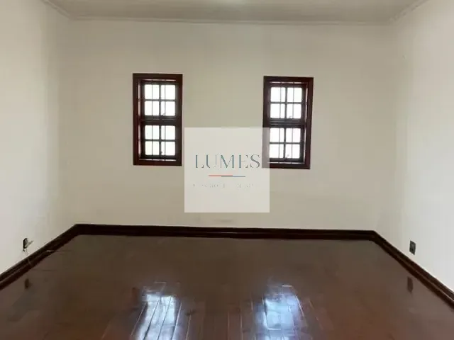 Casa com 300m² 3 quartos e 3 banheiros, para alugar, no bairro Vila Omar em Americana