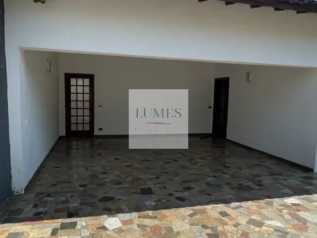 Casa com 300m² 3 quartos e 3 banheiros, para alugar, no bairro Vila Omar em Americana