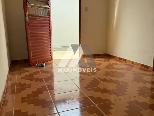 Casa com 231m² 3 quartos e 1 banheiro, para alugar, no bairro São Jorge em Araçuaí