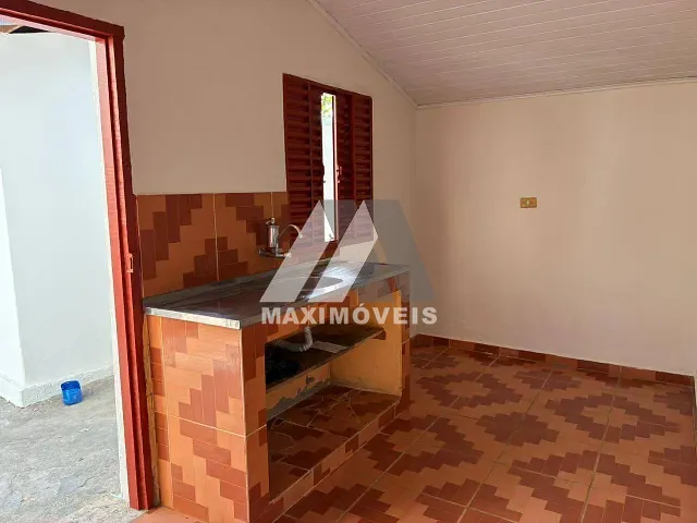 Casa com 231m² 3 quartos e 1 banheiro, para alugar, no bairro São Jorge em Araçuaí