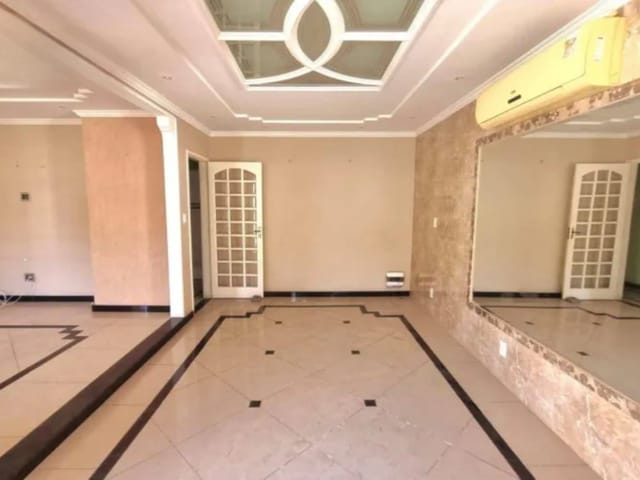 Casa 4 quartos e 5 banheiros, à venda, no bairro Vila Valqueire em Rio de Janeiro