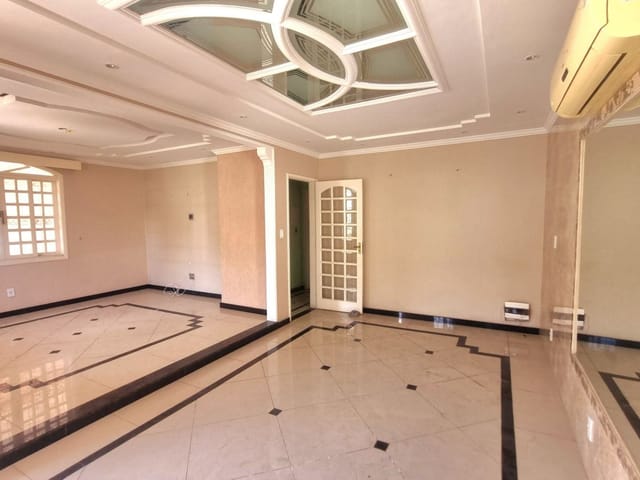 Casa 4 quartos e 5 banheiros, à venda, no bairro Vila Valqueire em Rio de Janeiro