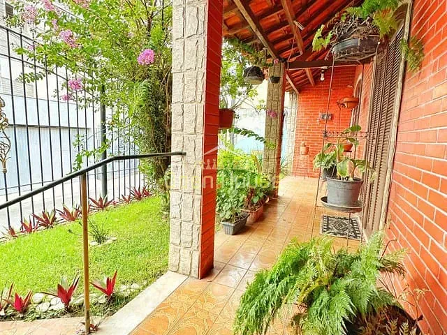 Casa com 200m² 4 quartos e 3 banheiros, à venda, no bairro Rústico em Volta Redonda