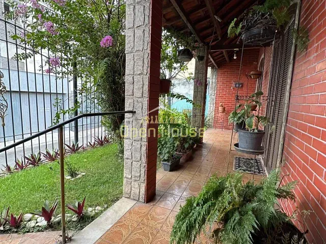Casa com 200m² 4 quartos e 3 banheiros, à venda, no bairro Rústico em Volta Redonda