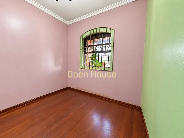 Casa com 200m² 4 quartos e 3 banheiros, à venda, no bairro Rústico em Volta Redonda