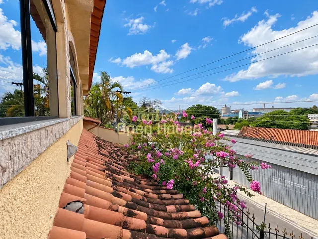 Casa com 200m² 4 quartos e 3 banheiros, à venda, no bairro Rústico em Volta Redonda