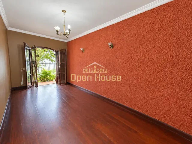 Casa com 200m² 4 quartos e 3 banheiros, à venda, no bairro Rústico em Volta Redonda