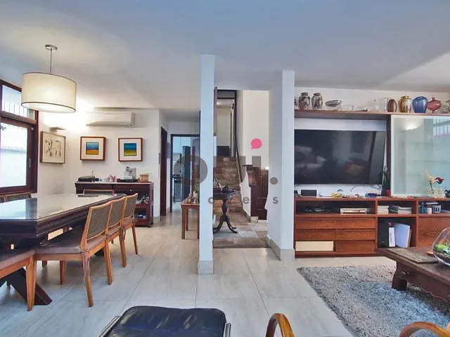 Casa com 300m², para alugar, no bairro Itaim Bibi em São Paulo