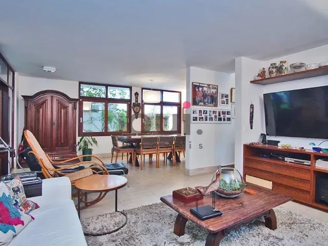 Casa com 300m², para alugar, no bairro Itaim Bibi em São Paulo