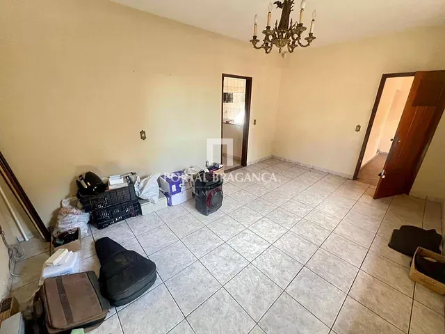 Casa com 330m² 3 quartos e 2 banheiros, à venda, no bairro Jardim Santa Rita de Cássia em Bragança Paulista