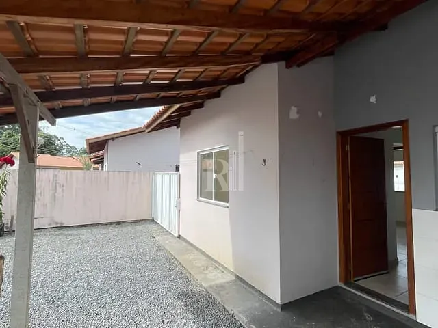 Casa 2 quartos e 1 banheiro, à venda, no bairro Areias em Tijucas