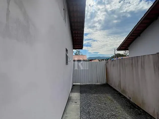 Casa 2 quartos e 1 banheiro, à venda, no bairro Areias em Tijucas