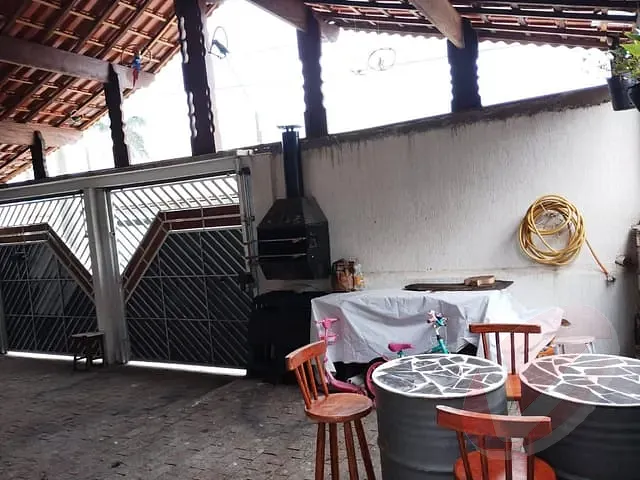 Casa com 326m² 4 quartos e 2 banheiros, à venda, no bairro Real em Praia Grande