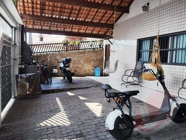 Casa com 326m² 4 quartos e 2 banheiros, à venda, no bairro Real em Praia Grande