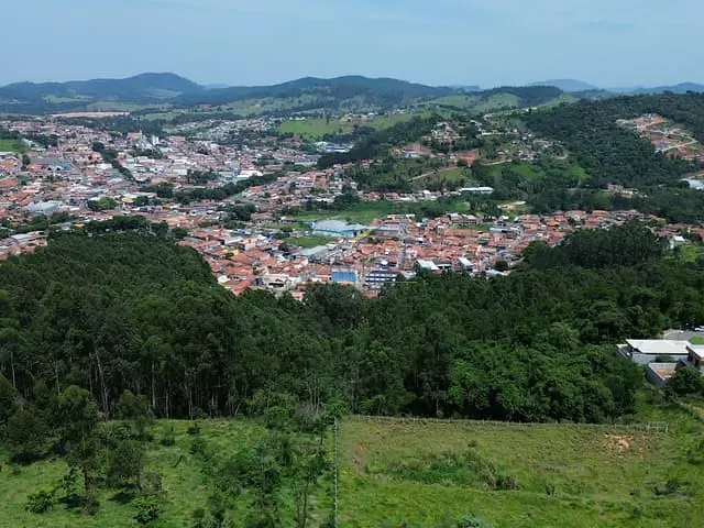 Casa 2 quartos e 2 banheiros, à venda, no bairro Residencial Mantiqueira em Piracaia