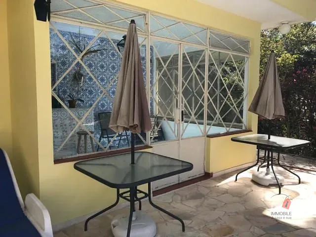 Casa com 1500m² 3 quartos e 1 banheiro, à venda, no bairro Bingen em Petrópolis