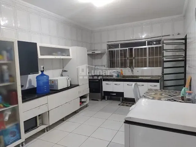 Casa com 258m² 3 quartos e 2 banheiros, à venda, no bairro Vila Oliveira em Mogi das Cruzes