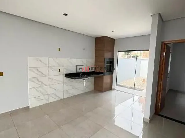 Casa 2 quartos e 2 banheiros, à venda, no bairro Jacutinga em Londrina