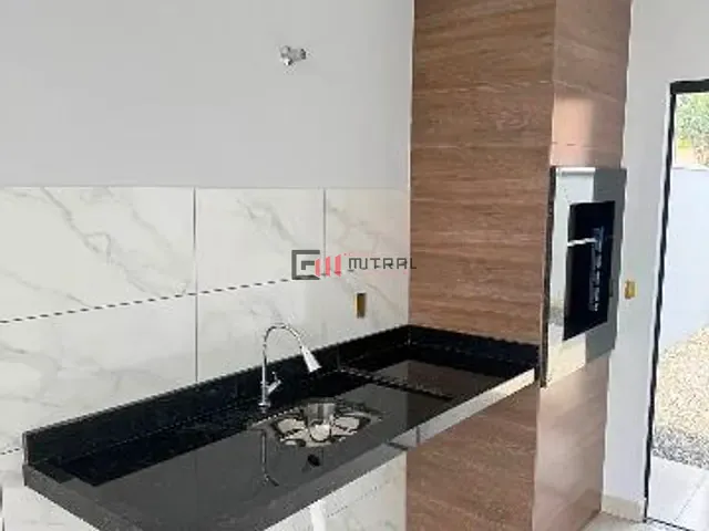 Casa 2 quartos e 2 banheiros, à venda, no bairro Jacutinga em Londrina